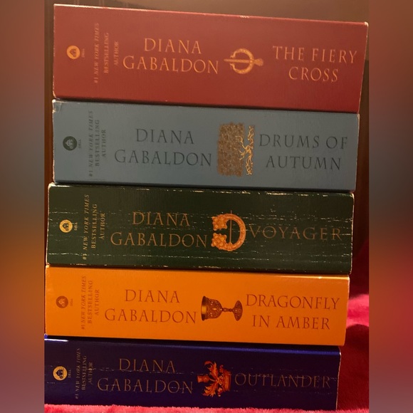 OUTLANDER BOOKS! Diana Gabaldon First 5 of ‘Outlander’. Perfect condition. - Picture 2 of 3